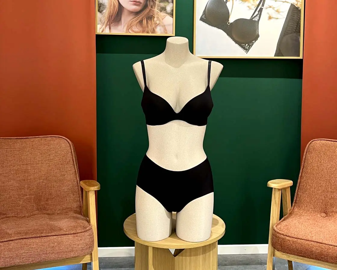 RECYCLING MIXED-FIBRE GARMENTS BECOMES A REALITY: RADICIGROUP, THE LYCRA COMPANY AND TRIUMPH TAKE CIRCULAR FASHION A STEP FORWARD