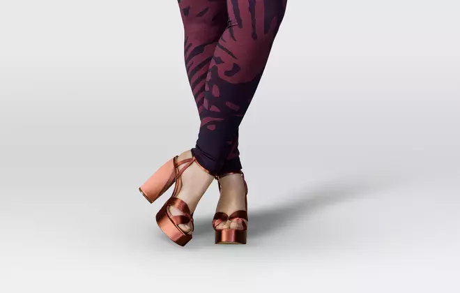 Fabrics tested in our labs receive a garment letter showing they have met LYCRA® brand performance standards. 